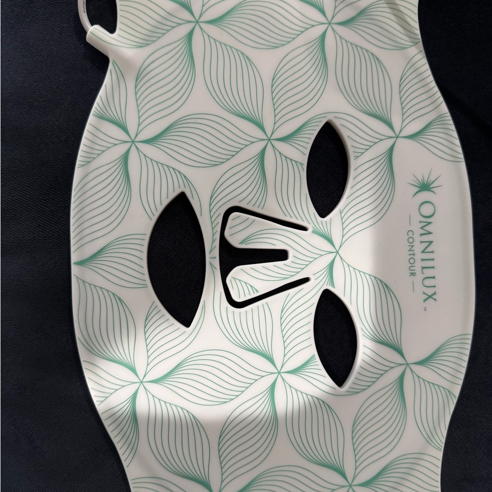 Contour LED Face Mask - Picture 5 of 16